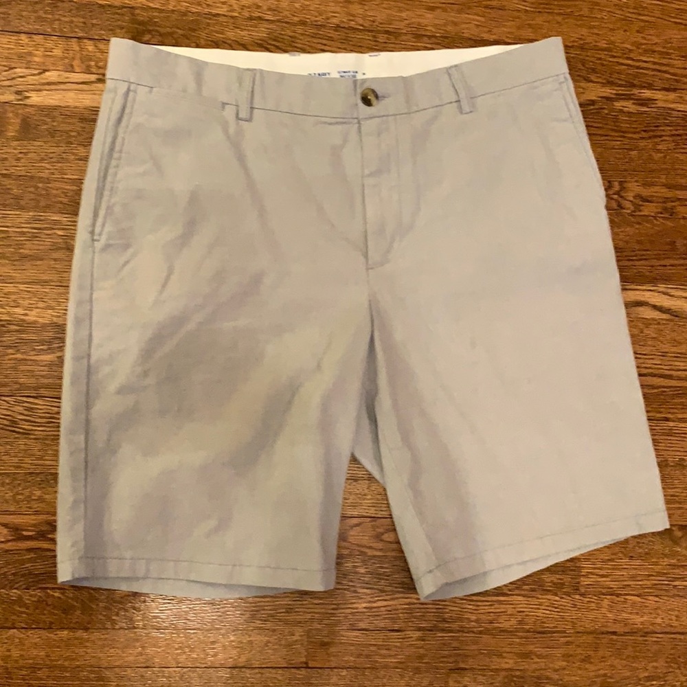 Men’s khaki shorts, old navy